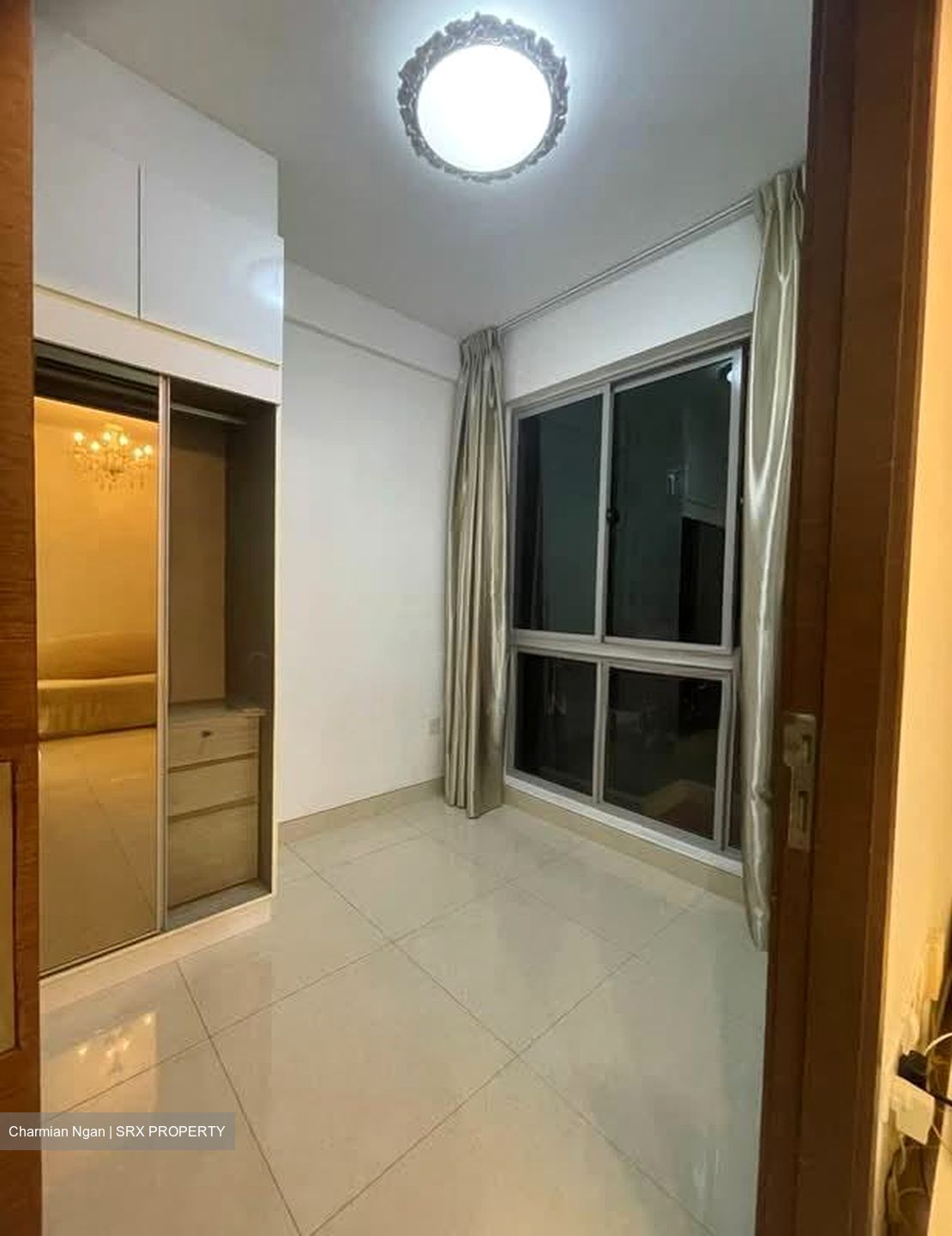 Centra Residence (D14), Apartment #557127201
